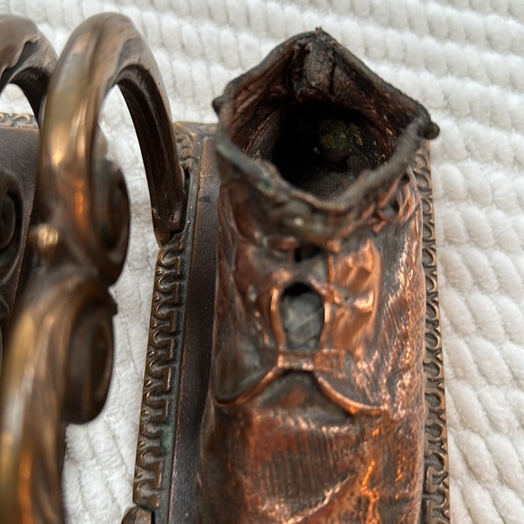 Vintage Antique Bookends! Bronzed baby shoes. Perfect for a nursery / shower !📚 - Picture 8 of 12